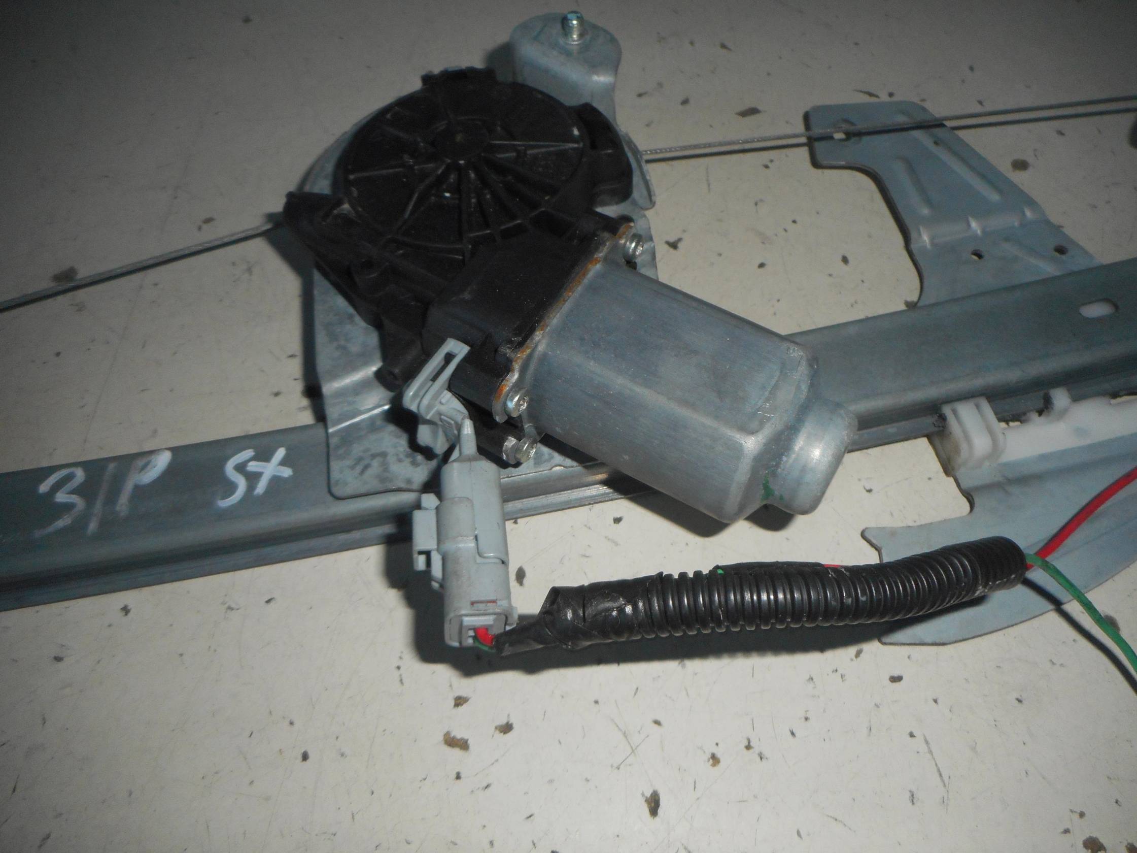 Alzacristallo elettr. porta ant. sx.